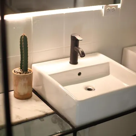 Fixie Lofts - Colonial Villa Suites With Pool-2